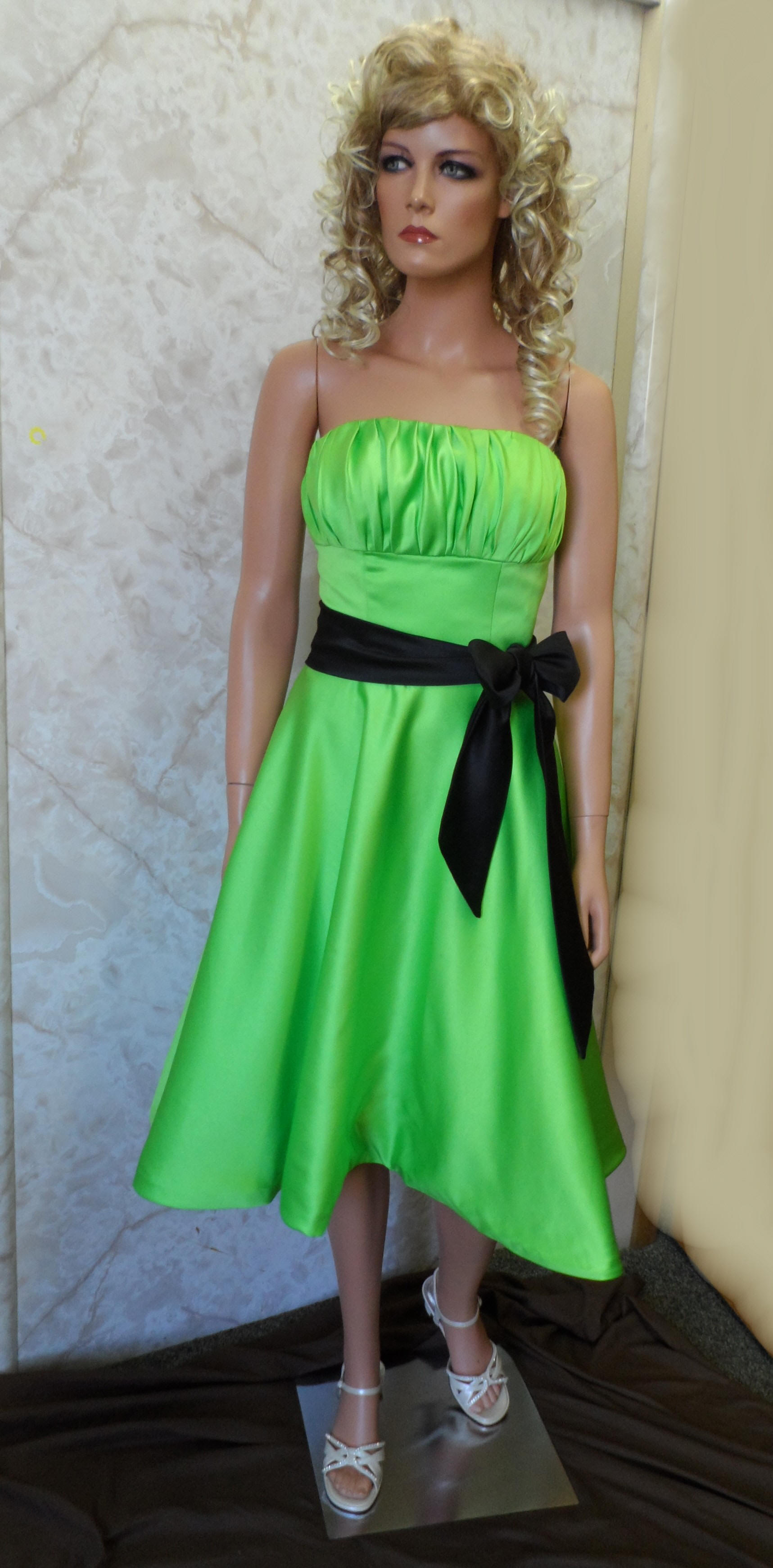 Dark Green Short Prom Dress And For Beautiful Ladies