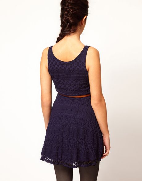 River Island Navy Lace Dress & Make You Look Thinner